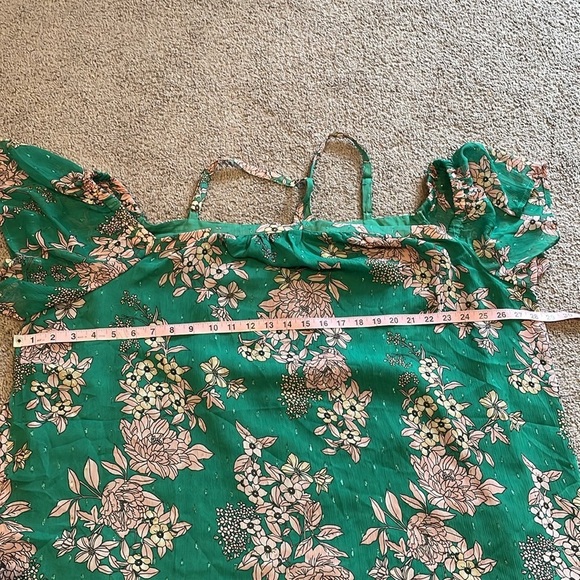TORRID Green Floral Short Sleeve Chiffon Cold Shoulder Blouse | 3X NWT - Picture 8 of 10